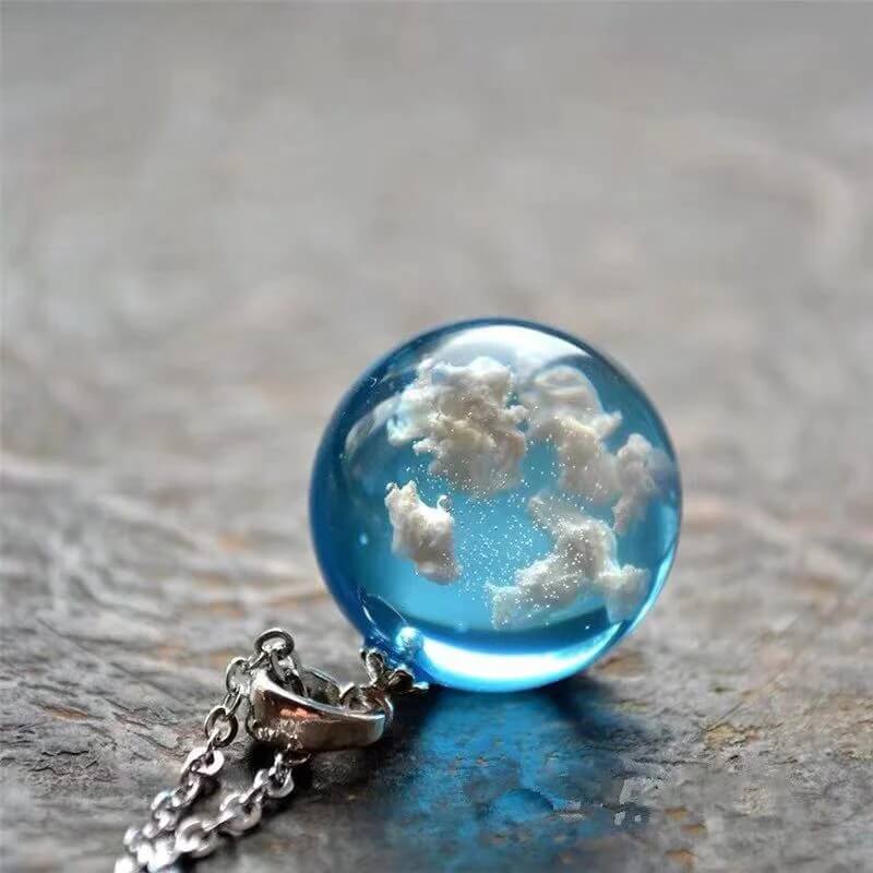 CLOUDS NECKLACE.